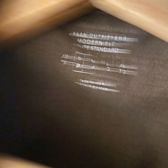 SMALL URBAN OUTFITTERS MODERN FIT BROWN SHORTSLEEVED SHIRT - Picture 3 of 4